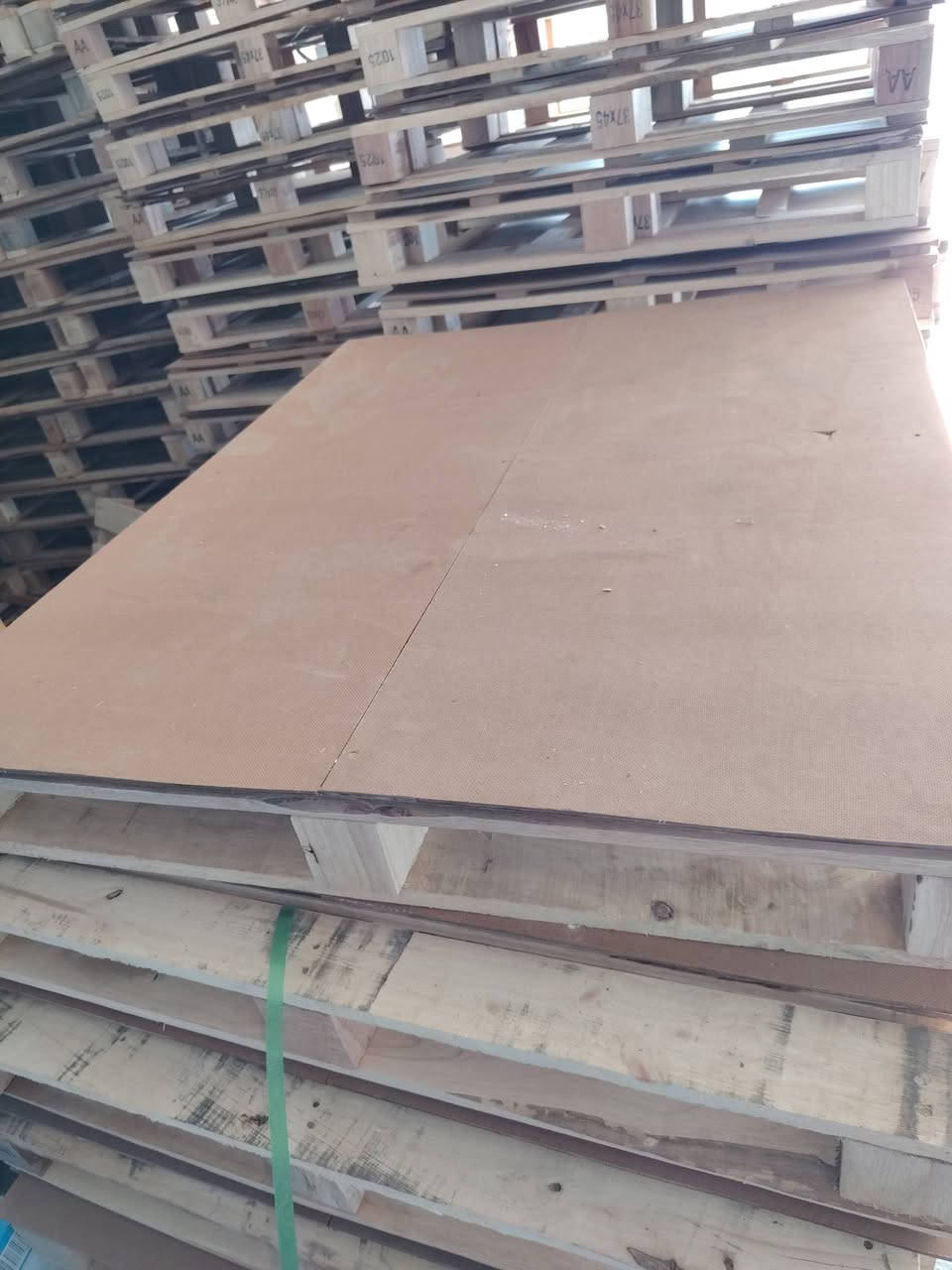 سكيب خشب للبيع
القياس 115 ×95
مكان كربلاء
طويريج
160 قطعه
السعر 3000
شرط جديد حاويه
السعر 3000 القطعه
***********
