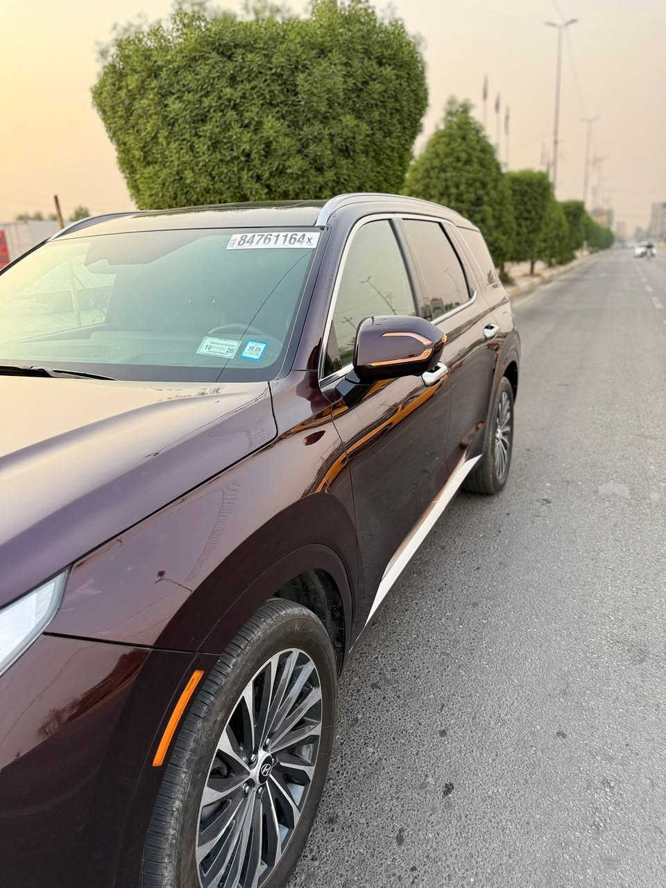 Hyundai palisade  2025 calligraphy
هونداي بلسايد كلگرافي 
فقط بيع بدون مراوس310$ بيها مجال بسيط 
موديل: 2025
الحالة: بنيد نفسه مرجع بدون فتح  وجاملغ،الايمن تبدل وقبل فتره  صارت بيهه طخه خفيفه على كد شبر،بالجاملغ الايسر،  

العداد:6 الاف ميل
المواصفات: كلگرافي  فول 1/1 
 شاشة عرض داتشو. المحرك   v6    3.8 
بصمة تشغيل + بصمة ابواب 
اصطفاف ذاتي(تقديم +ترجيع)  
فتحة سقف +بانوراما
سماعات هارمن كاردن عدد ١٦
 رادار امامي  + خلفي 
حساسات امامي + خلفي 
كامرات عدد 6  360 درجة 
كشنات امامي خزن ميموري 
كشنات كهربائي تدفئة وتبريد🥶
داخل اسود ملكي
انارة داخليه (محيطيه) + انارة دشبول 
بردات جانبية
تبريد مركزي امامي + خلفي منفصل التحكم
تحكم ستيرن + شفتات
تدفئة ستيرن 
مرايا هيتر + تعتيم 
صندوق كهربائي شفط + اربع وضعيات فتح صندوق
وضعيات قيادة  (٥)
ويل كب حجم  ٢٠ 
اوتو هولد + نقطة عمياء 
سايد بريك بصمة + مثبت سرعة
شحن وايرلس 
إشارات بالمرايا  + إشارات جانبيه
2اوتو بريك 
تحديد مسار
شاشة ديجتال كبيرة
تشغيل عن بعد .
تدليك كشن .
دفع رباعي 
نظام مانع انزلاق 
 نظام نزول منحدرات كشنات Vip منفصل 
 وبعد مواصفات اخرى للي يعرف البلاسايد
السياره جديده بمعنى الكلمه،  

السعر310  وبيه مجال ان شاء الله،  
 السياره. بدون رقم 
***********
