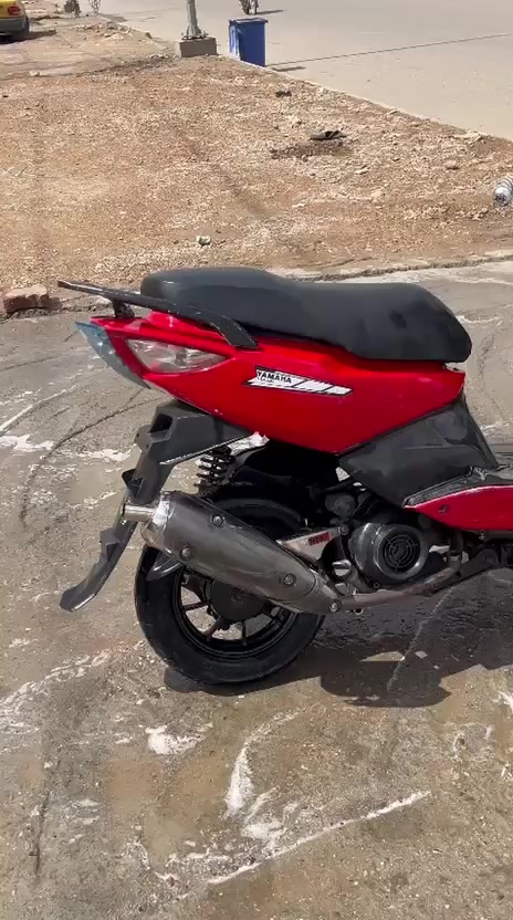 ماكس مضلع نضيفه مكينه خرسه  نضيف للأخير السعر ٦٥٠وبيها مجال صالصنه إف ام جديده مختمه  دراجه خير من الله شلعه ومعدل 
الاتصال ع الرقم ***********
