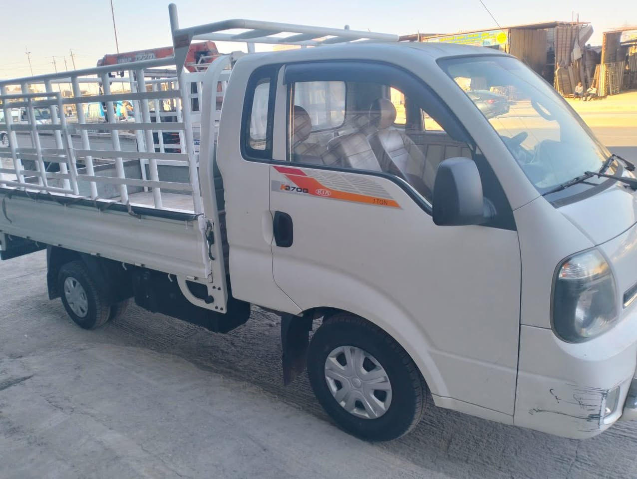 السلام عليكم كيا حمل موديل 2018سيارة مكفولة من الصبغ بدون محجر غير متواجد على الفيس ‭0770 017 5038‬
