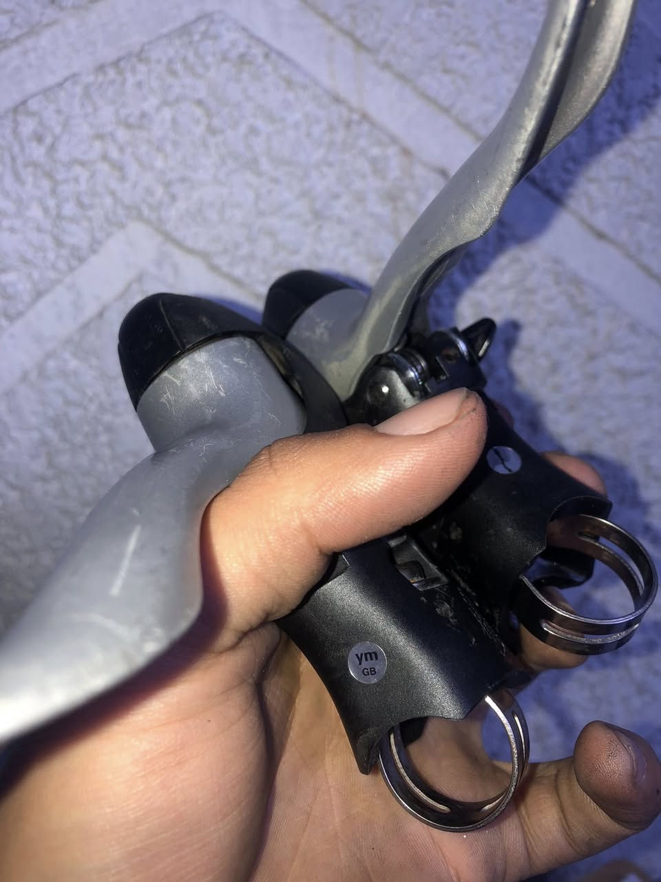 السلام عليكم
متوفر ستيرن GIANT رود وبدالات سورا 9*2  اصدار 3400 الي تفيده يدخل خاص ويدلل


**إذا كنت صاحب هذا الإعلان وتريد حذفه لأي سبب، رجاءا أرسل رسالة إلى الدعم الفني**