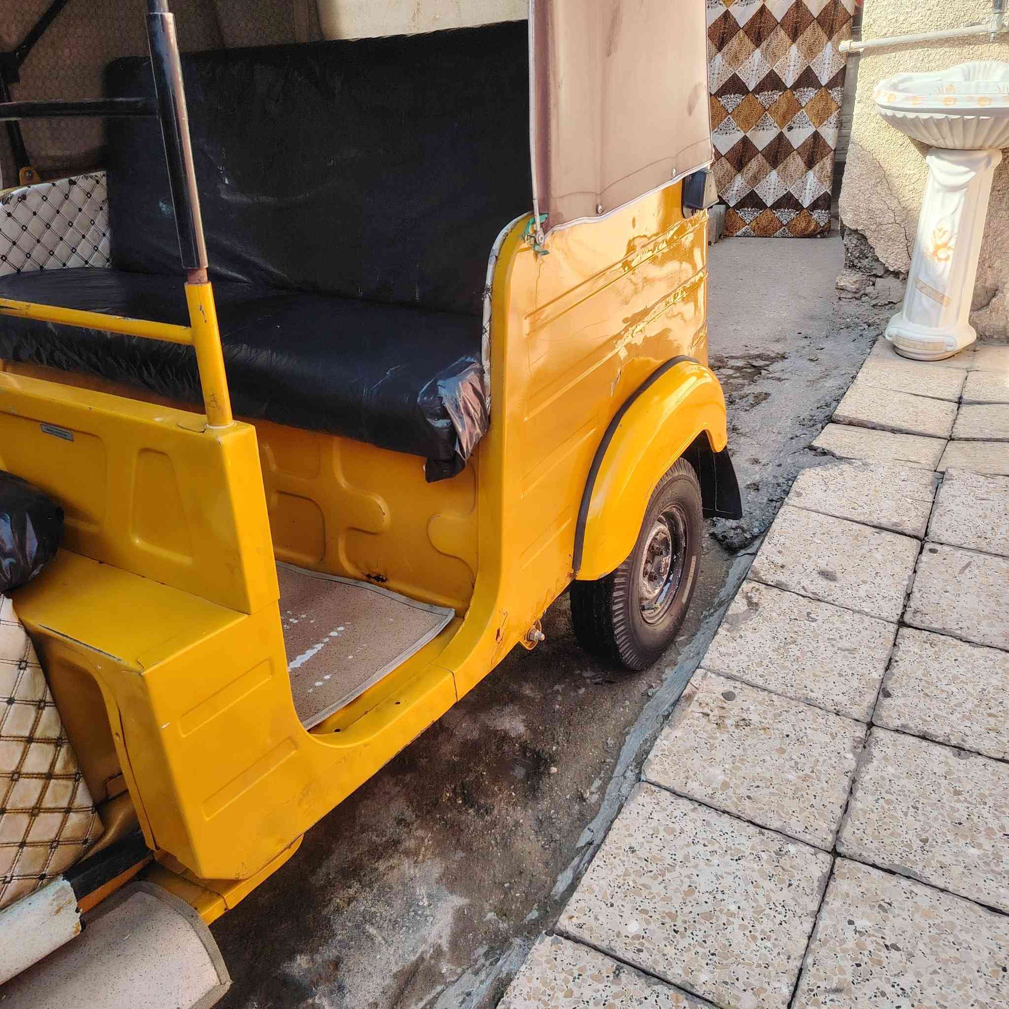 سلام عليكم تكتك البيع موديل ٢٠ رقم وسنويه رقم انكليزي تكتك خير من الله مكاني بغداد الحسينيه مال راشديه شراي يتصل وبي خير ويدلل ***********
