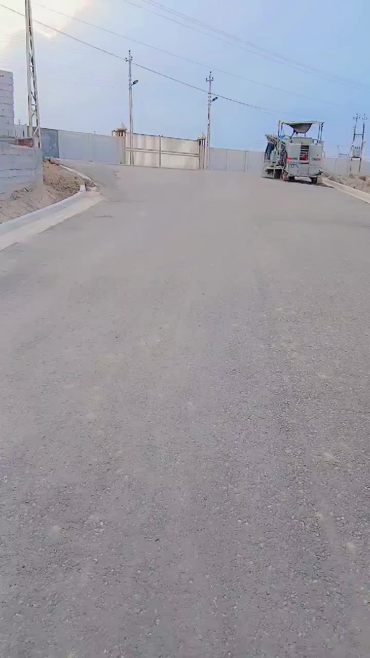 يالله قطعة ارض اللبيع المساحة 180 متر قرب مجمع العرين  ثاني قطعة علئ الشارع  سند 25  متوفر كافة الخدمات ماء كهرباء تبليط مجاري    جاري بناء سوق داخل المنطقة + مدارس ومركز شرطة    الستفسار تصال برقم ***********
