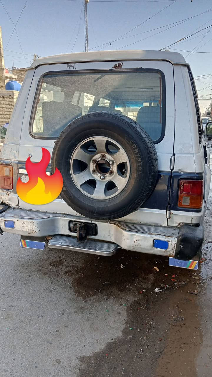 سلام عليكم ورحمه الله سيارة كالوبر موديل 92سيارة حلوة مكينة محورة ستاركس وتو ماتيك سيارة بسمي رقم نكليزي عنوان بغداد شماعية سعر 33وبيهة مجال حك جيتك ***********
