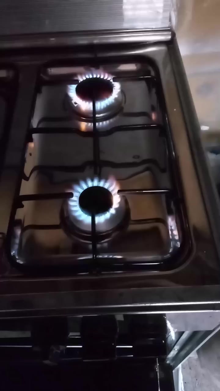 طباخ تقليد  كريازي نظيف 90% شغال مثل الورد ما ابي كل العطل***********
