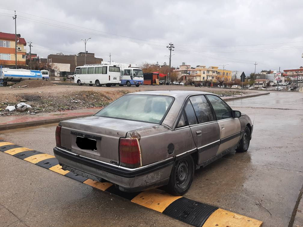 ئۆپڵ ئۆمیگا 
مۆدیل 1990
مەکینیە 20 بەشەرت
گێڕی بەشەرت
کلاجی بەشەرت
تەقەو ڕەقی بەشەرت
ئاڕمی پلاستیکی سلێمانی بەشەرتی ئەولیات
سەیارەیەکی زۆر تنو تۆڵە گێجو گەرمی ئیش ئەکات
ناونیشان سلێمانی
سعری 15گەڵا کەمێک مەعاملە
مشتەری تەلەفونبکە
*********** السليمانية, العراق
