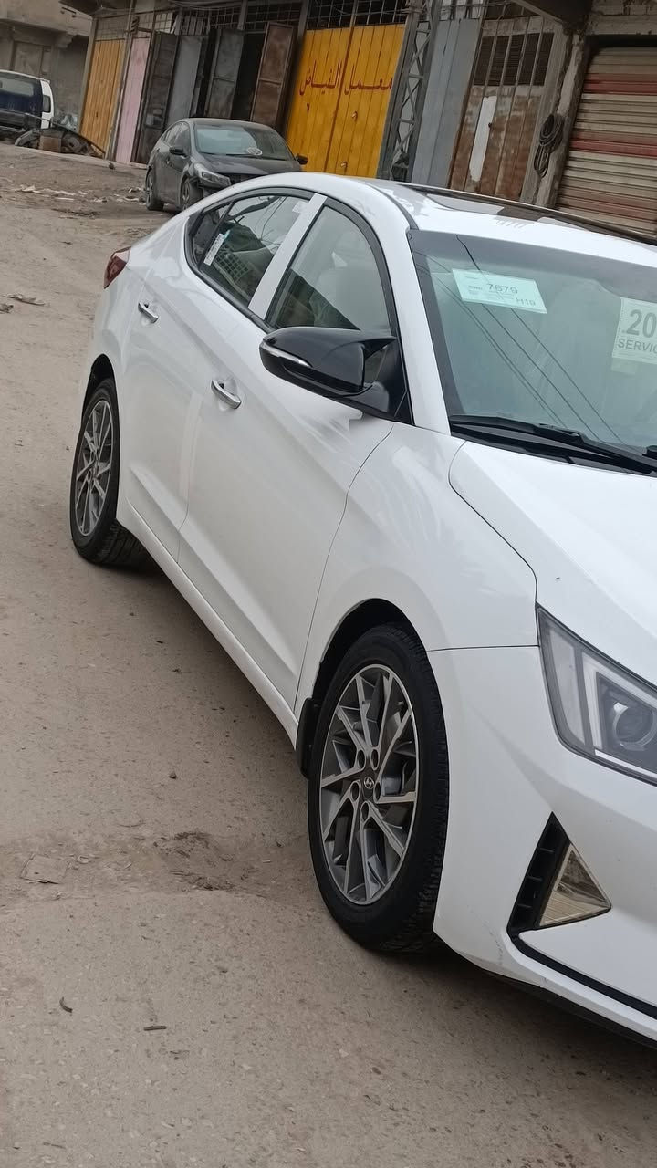 السلام عليكم النترا 19 خليجي للبيع رقم سليمانيه سنويه لل 29 فول مواصفات السياره كامره شاشه حساسات ويلكب المرغوب تبريد تدفئه مكينه كير شرط  فتحه بصمه مري شفط بصمه ابواب وترحيب تحكم ستيرن لايت زنون يعمي جنطه ذكيه ماشيه 160 السياره بيها صبغ 3 قطع 
مكاني بابل رقمي *********** السعر (137)وبيها مجال
