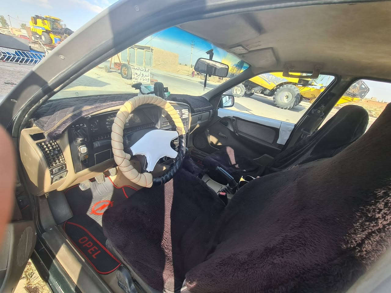 للبيع اميكه موديل 89 رقم جديد شرط  التحويل محرك 20 كير محرك كله شرط طخم جديد سياره نضيف حيل ضبغ ما بيه بيه خيسان بل دواخل شوي السعر 32 بيه مالي مراوس ترهم ***********

