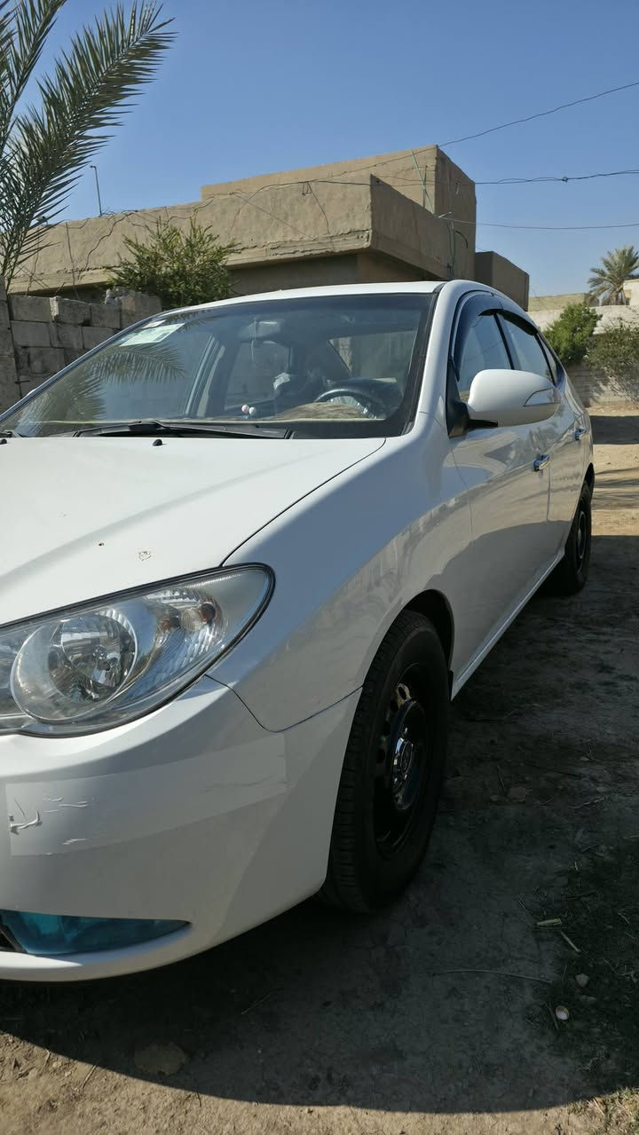 #الانترة 2010 بغداد الرقم الجديد تحويل مباشر
مكينة2000دوش وفتحة السيارة مكفولة فقط قبق جنطة صبغ 
جديدة بمعنة الكلمة داخل وخارج وهاي شوفة عينكم 
سعرها 120 بيها مجال حك الجية 
مكاني المحمودية مقابيل نادي المحمودية الرياضي 
*********** او  ***********
