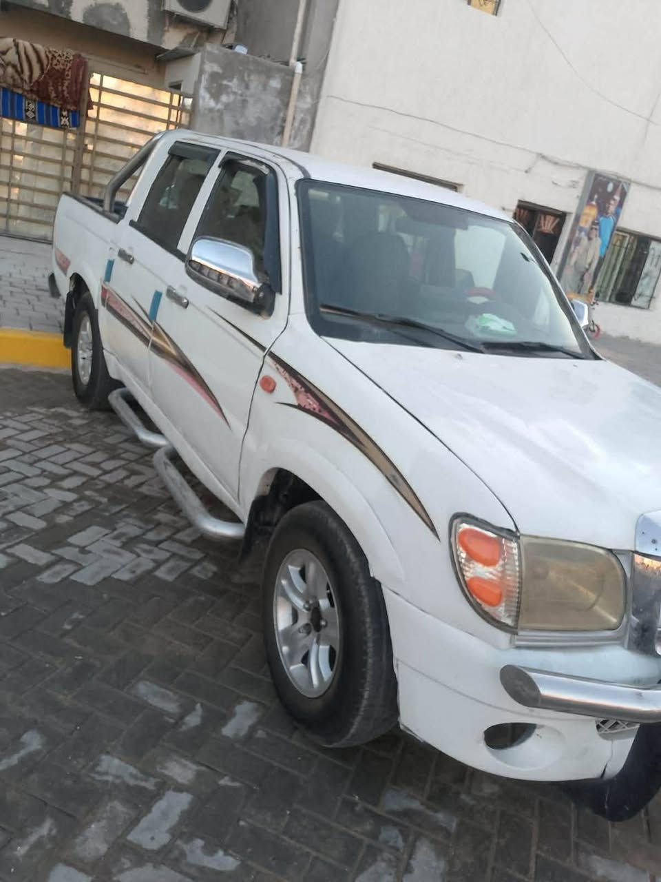 للبيع بيكم شيري موديل 2012  رقم بغداد دولي كير ومحرك مكفول تخم تاير حدادية جديدة كهربائيات كلها شغالة تبريد شغال سيارة جاهزة مكاني بغداد مدينة الصدر للاتصال ***********
