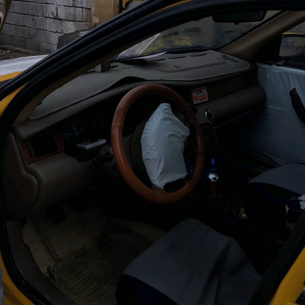 سلام عليكم سمند  مديل 12 مكينه فرنسي 1800  وكير جدد وبيه ضربه بل جاملق الكدام ومرجعه بارد  تخم تاير جدد  تبريد شغال ثلج  حداديه جديده توني شاده.  سنويه تنتهي بل 29  سياره ماناقصه شي كبل الشارع من اشتريته الي هسه مطالع بيه تكسي من البيت الشغل تبقه واكفه من 8 الحد 6 مامتعبه راعيه يريد تحويلل
سعره 30وبيه مجال حك الجيه 
رقم *********** 
العنوان البصره