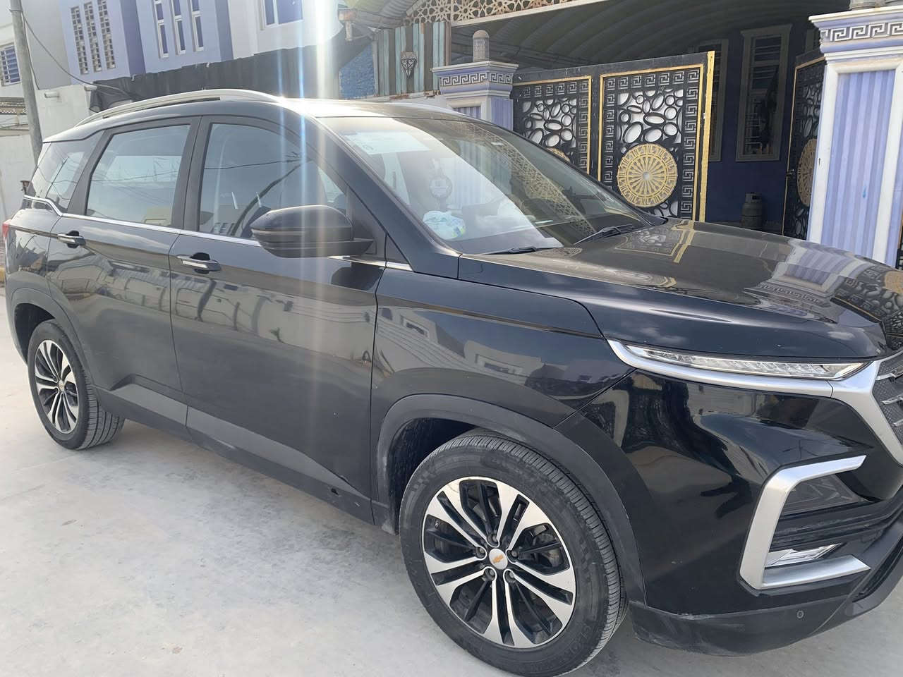 #شوفرليت#كابتيفا- #برمير- #اعلى فئة فول فول مواصفات
#السعر 160
#موديل2023

-7راكب

#محركV4-1.5تيربو-القدرة الحصانية148حصان مع ناقل حركة كير نوعCVTاتوماتيك

واجهات أمامية وخلفية جديدة

ميزة دخول المركبة بدون مفتاح

بصمة عدد2

العجلات المعدنية بقياس18بوصة

مصابيح أماميةLEDاوتوماتكية

مصابيح خلفية جديدةLED

فتحة سقف بانورامي

مرايا خارجية مع إشارات الانعطاف

تحكم في الصوت ومثبت السرعة من عجلة المقود(تحكم استرين اتجاهين)

وسادات هوائية عدد6（أريباك)

كآمرات عدد1

نظام صوتي مع6سماعات

نظام مراقبة ضغط الإطارات

نظام المساعدة على الركن الأمامي(حساسات امامية)

نظام المساعدة على الركن الخلفي

(حساسات خلفية)

نظام الثبات الإلكتروني

‏Auto Hold

‏Android Auto

‏Apple Car Play

‏USB , Type C , Bluetooth

هاند بريك-دكمة(كهرباء)

شاشة لمس ملونة قياس

شاشة العدادات الرقمية قياس7بوصه

تحكم تكييف أتوماتيكي مع وجود قطعتين تبريد

نوافذ كهربائية التحكم

مقاعد مخمل7راكب

تعديل مقعد السائق كهربائيا ب6وضعيات

تحكم كهربائي بالمرايا الجانبية

رقم بغداد بأسمي

موجودة بالسماوه

للمعلومات الاتصال على الأرقام التالية
***********
