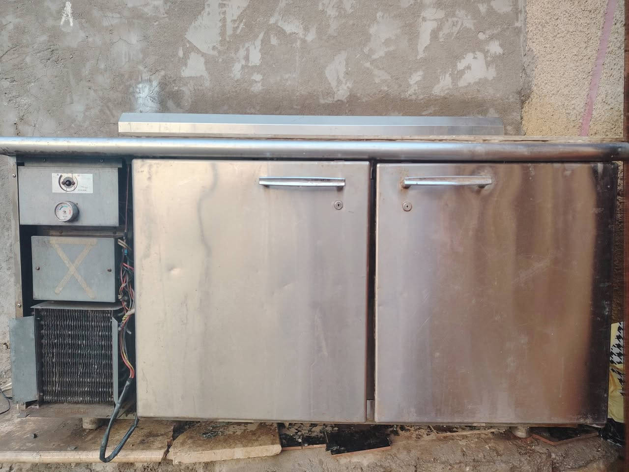 السلام عليكم غراض مطعم للبيع
محضرت بيزه السعر200الف
سنك متره ونص السعر100الف
مرمر الطول متر ونص عدد2السعرالوحده50الف
المكان مدينه الصدر
رقم الهتف***********
