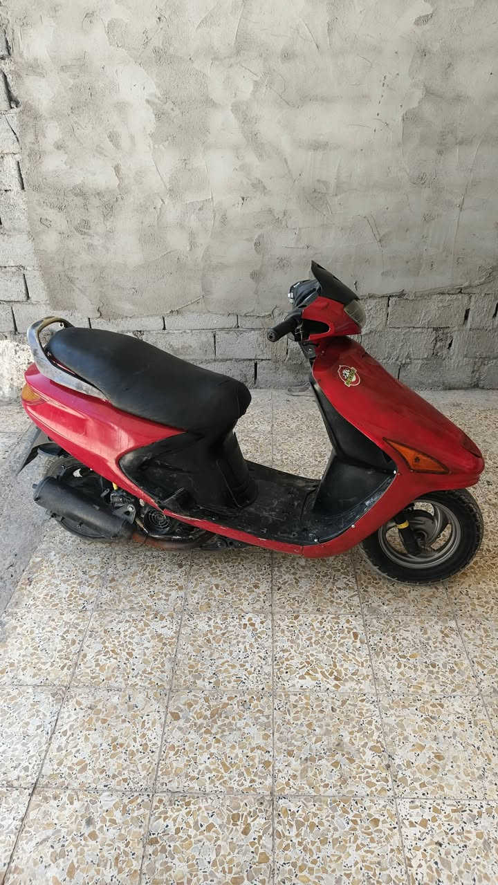 سلام عليكم دراجه فراشه البيع كله شغال سلف هندر كلوباته كله شغاله دراجه نضيفه
السعر 300 وبيه مجال الطيبين الاتصال ***********
