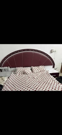 غرفه تركي نضيفه للبيع سعره ٤٠٠ وبيه مجال لللستفسار الاتصال على الرقم ٠...