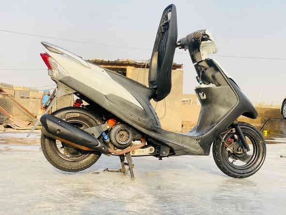 السلام عليكم
ماكس عدله ناشفه ناشفه ناشفه 
ملاح نعومه نضافه معدل شلعه 
كهربائيات دهن بنزات 
ملاحضه دراجه بلاديه مال حاويه مو بلاديه مال تايوان لان كل اهل المعارض تبدل كفر وماصدات 
ابيعك بلاد تفحص وتقتعن لمن تمل 
الماخذ مني قبل يعرفني شجيب 
وهاي دراجتي شخصيه بس بليل تطلع 
شرط تفتح سؤيج بديوانيه تطفي بغداد 
تفاصيل كلهه ذكرتهه 
قبل شهرين نزلتهه من بغداد 
سعر الدراجه النهائي ٨٥٠ 
بدون اي عمله عجبتك دراجه اخليك ع راسي 
مكانهه دغاره 
***********
مال معاتب مال اخ لخيه 
لعده بوليس ناشفه اراوس ويا
