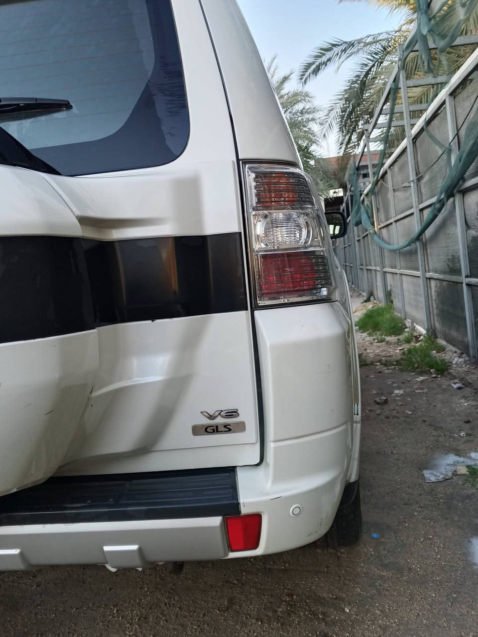 السلام عليكم.
اخوان باجيرو 2015 حبتور فول مواصفات بأسمي السياره تحويل مباشر سويچين فتحه كشنات كهرباء تحكمات ستيرن  كامره خلفيه وكامره حوادث  ثلاجه شاشه اندرويد تبريد 3 قطع مري كهرباء محرك 3500 المرغوب خير من الله لانضوح لا تبخير سياره نصبتها كلش حلوه ومال بيت مصبوغه احزاام اثر شخوط للبيع او المراوس حسب القناعه السعر 145 وبيها مجال للشراي عنواني بغداد *********** متواجد واتساب
