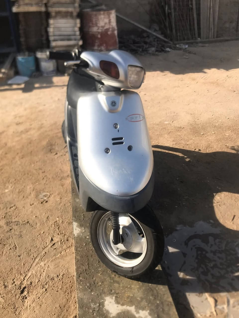 سلام عليكم بطه للبيع دراجه مكينتها مامفتوحه كهربائيات كلها شغاله اني اكفل مكينه غير شي ماعرف النضافه كدامك بصور كربلاء حي العامل منطقة الأولى سعر ٥٥٠ وبيها مجال حك جيه (تكرار النشر بسبب الوعود الكاذبه) التواصل***********
