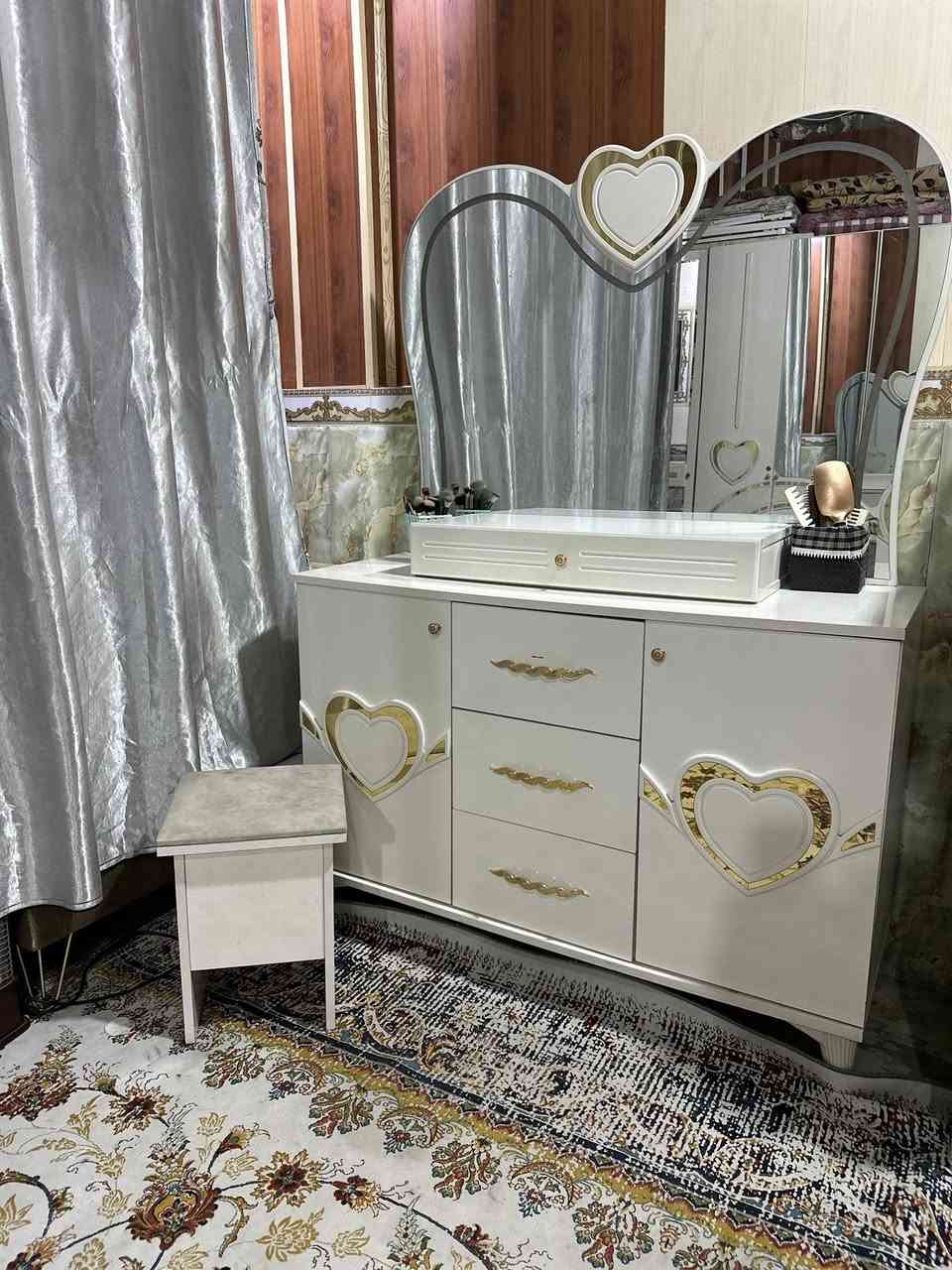 غرفة نوم تركية اصلية ثقيلة اول ما اشتريناها ب3 ملايين يشهد اللّه تخبل نظيفة نظافة فول 10 قطع بيع مستعجل شخط مابيها اي ضرر ماكو كاملة بيها تقسيمات مال ملابس بالكنتور استعمالها نظيف ومبين يمكم بالفيديو سعرها 925 العنوان نجف
حي ميسان بيع مستعجل بيها مجال بسيط للشراي


**إذا كنت صاحب هذا الإعلان وتريد حذفه لأي سبب، رجاءا أرسل رسالة إلى الدعم الفني**