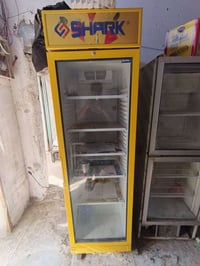 عارضه عمرهه 5اشهر عارضينهه للبيع بسعر مناسب مجمده بطحيه هاذ الثلج ماله...