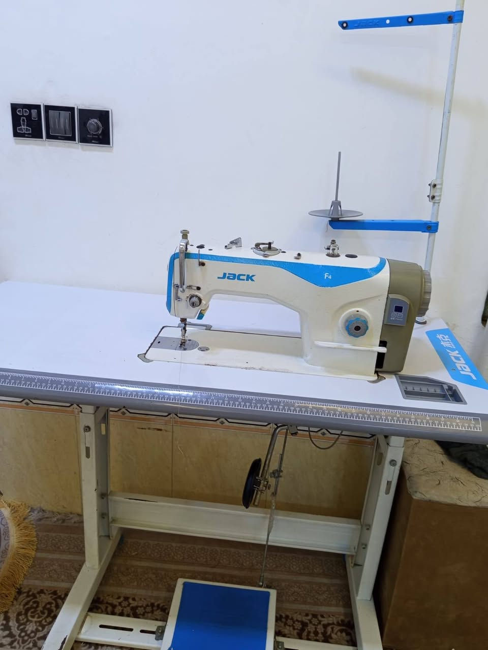 مكينه للبيع 
جاك F4 صناعي ماطور اوتماتيك اقتصادي مستخدم قليل


**إذا كنت صاحب هذا الإعلان وتريد حذفه لأي سبب، رجاءا أرسل رسالة إلى الدعم الفني**