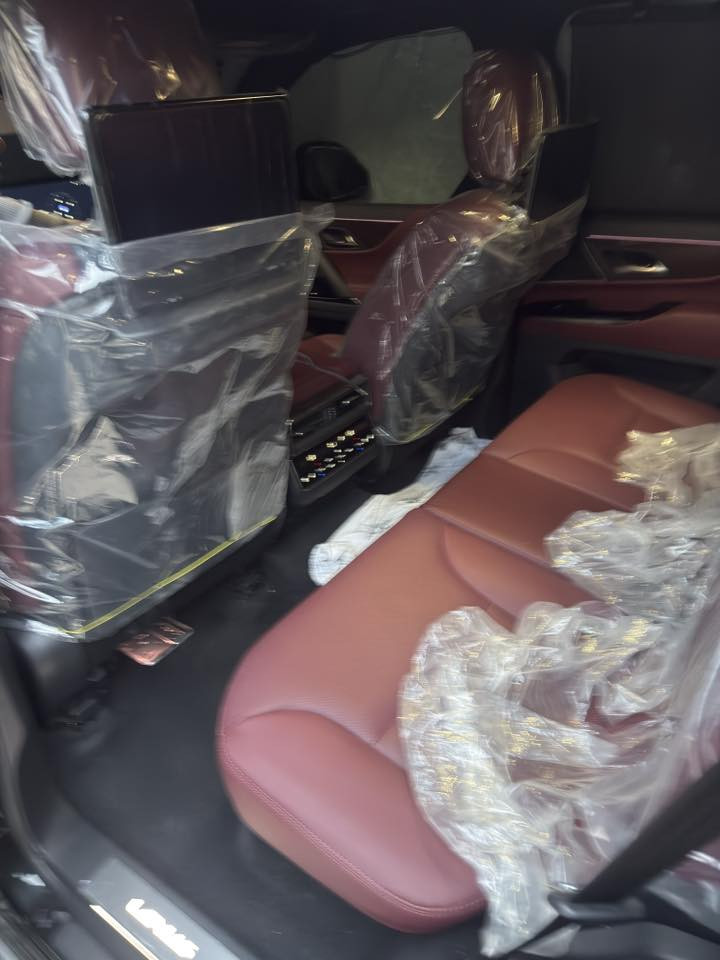 السلام عليكم للبيع لكزز 2025 زيرو 
بريم اصل 

25 سماعه لون اسود رقم بغداد مميز        داخل ماروني            

للاستفسار الاتصال على الرقم 

***********

***********
