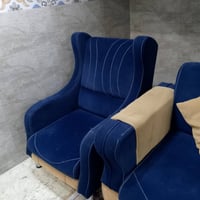 ٨ مقاعد • نضيف • قابل تفاوض