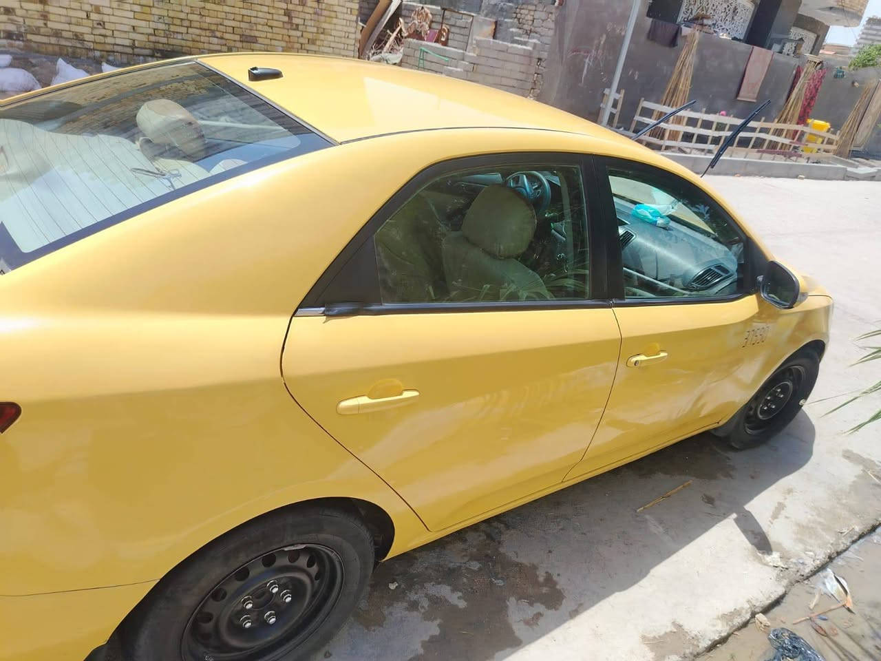 فورتي مديل 13كير مكينه كفاله تخم تاير جديد
تبريد ثلج كهربئيات كله شغاله 
حادثه بنيد وجاملغ فقط سياره جاهزه مامتعوبه 85وبيهه مكان ذي قار الجبايش ***********
