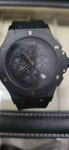 السلام عليكم ساعات جديد DHL البرازيلي من كل شكل ٣ قطع الي يفيدة شلعة او مفرد الساعات غنيات عن التعريف، رقم الهاتف ***********
