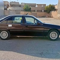 أوميغا • ١٩٩٠ • أوراق واقفة