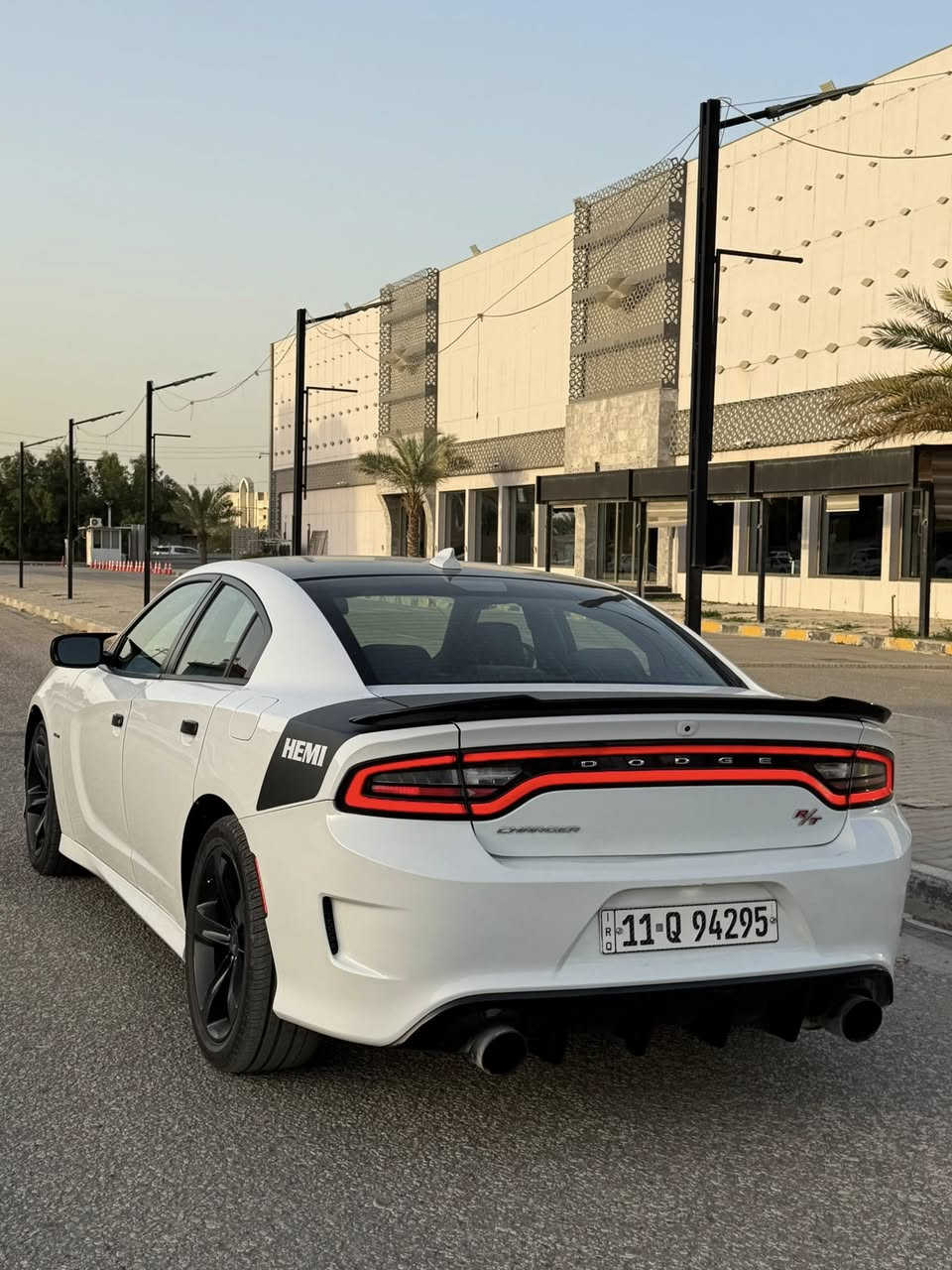 سلام عليكم للبيع جارجر 2016 R/T
لون ابيض رقم بغداد دولي تحويل مباشر بسمنا 

مكينه 5.700 مكينه كير كفاله مامفتوحه

حادثه كلش بصيط  طخه بالبنيد وتبدل وبيه جوه البك لايت صبغ والباقي مكفول بدون اي حادث وتبديل سياره كامله وجاهزه مابيه كل نقص مال جناي تخم تاير جديد لايتات جدد متغير الوان ما ملعوب بيها صور الحادث داخل المنشور مكاني نجف شارع روان سعر 178 بيه مجال

***********
