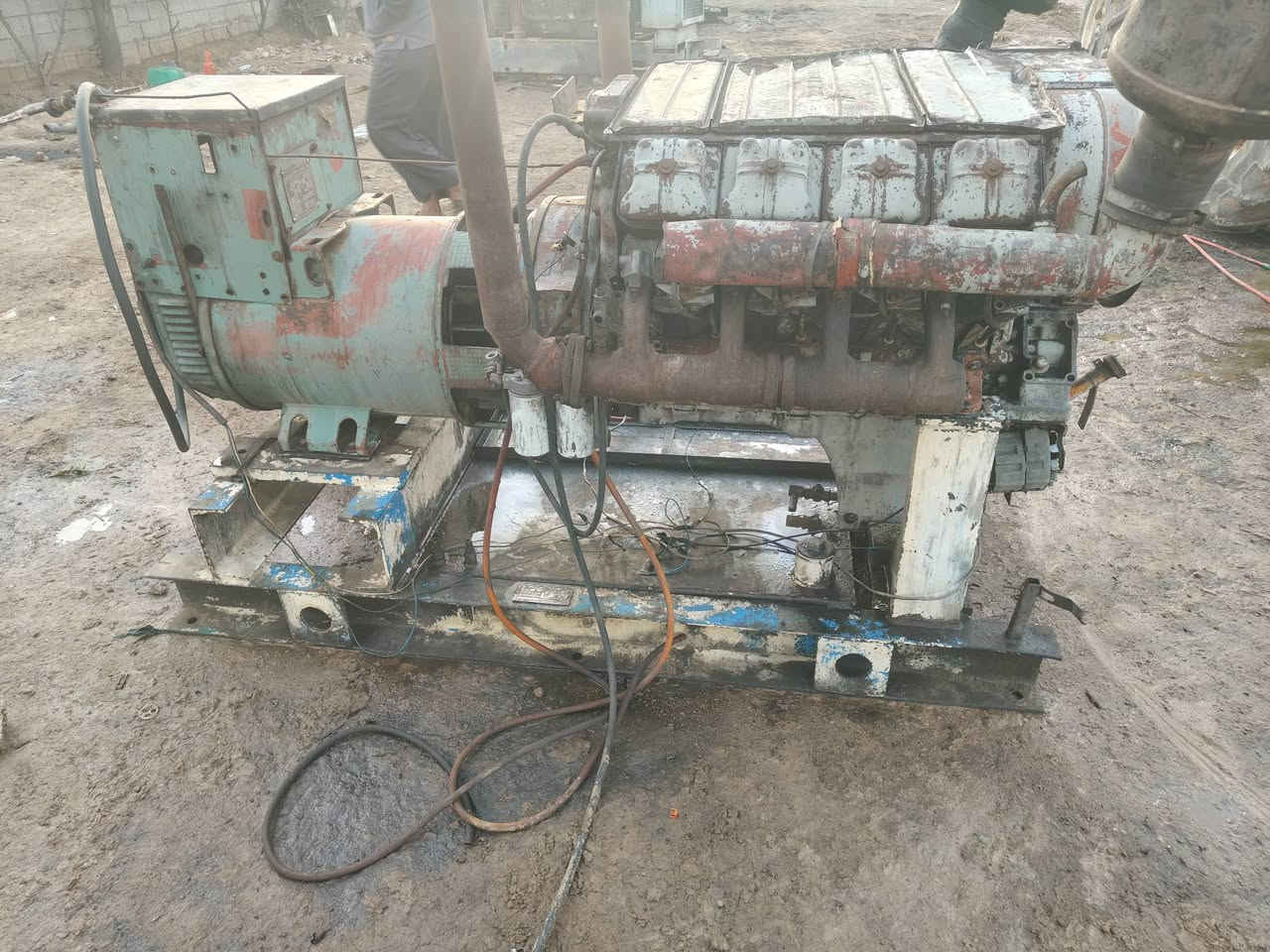 دويز ألماني ثمانيه سلندر توليد 250 كيفي للاتصال ***********
