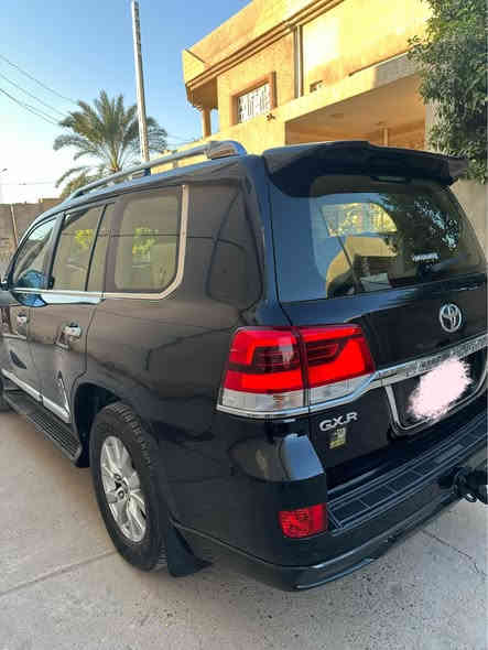 السلام عليكم لاندكروز 2016 للبيع رقم بغداد الجديد بأسمي تحويل ثاني يوم
السيارة حلوة وجديدة مكفولة كفالة عامة بيها فقط بارد بسيط جدا ماشية 131  الف السونار مرفق بلمنشور
كراسي كهرباء ، سلايد ، مري شفط ، تشغيل عن بعد ، لايت ناصي عالي زنون ، وبقية المواصفات معروفة
السعر 445$ وبيها مجال بسيط جدا 
المكان ديالى الخالص ‭٠٧٧١ ١١٠ ٥١٢٢‬ بلاد
