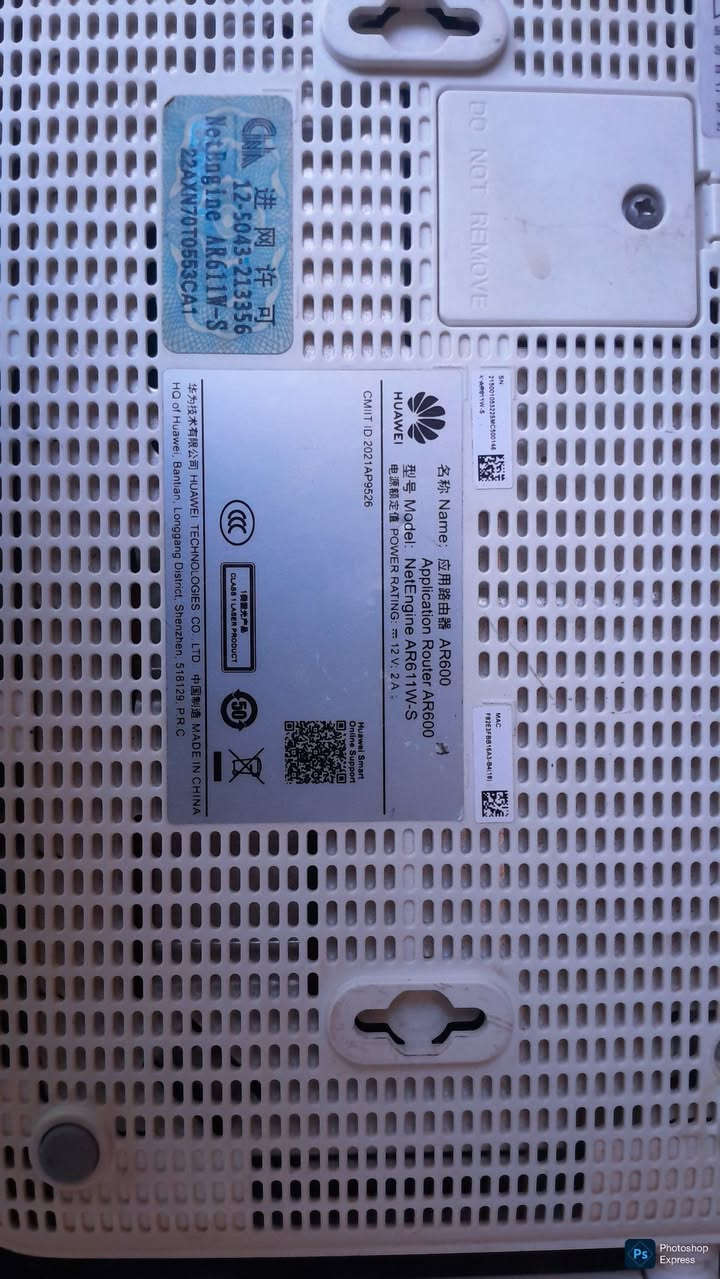 للبيع 
راوتر هواوي NetEngine AR611W-S 
​الموديل: AR611W-S
​الأداء: سرعة توجيه تصل إلى 2Gbps.
​المنافذ: 4 منافذ Gigabit + منفذ SFP للألياف الضوئية (Fiber).
​الواي فاي: يدعم تقنية AC Wave 2 لتغطية قوية وسرعة عالية.
​الميزات: يدعم SD-WAN، جدار حماية (Firewall) متطور، وخدمات VPN متكاملة.
​الحالة: مستعمل (نظيف جداً) كما موضح بالصور.
​سرعات جيجابت (Gigabit).
​يدعم إنترنت الألياف (Fiber) والـ DSL.
​واي فاي قوي جداً ومستقر.
​يدعم ميزات VPN و Firewall.
​
السعر: (180)
للتواصل: (0960698528) مكالمات واتساب


**إذا كنت صاحب هذا الإعلان وتريد حذفه لأي سبب، رجاءا أرسل رسالة إلى الدعم الفني**
