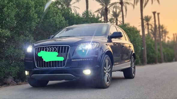 سلام عليكم Q7 موديل 2012 بغداد انگليري 
محرك وصدر جدد بيهه قطع صبغ فقط بدون معجون كهربائيات كلهه شغاله وحلوه  مكانهه بغداد بيع او مراوس بصالون  وارد امريكي السياره حادثهه سرقه بنيد وجاملغات ثنين ***********
١٣٥ $
