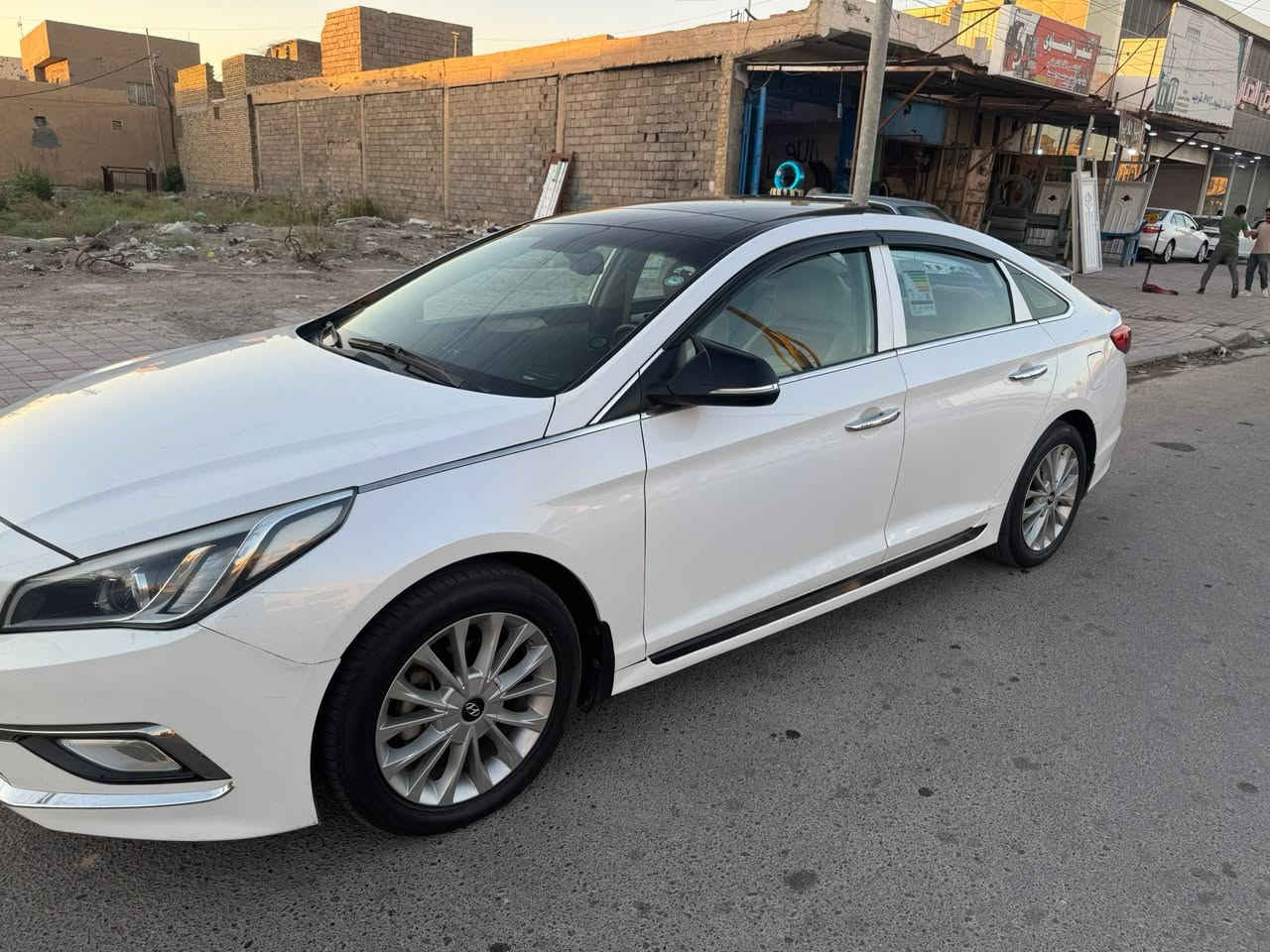 سوناتا
موديل ١٦
خليجي
ماشيه ١٠٠
سونار موجود 
***********
