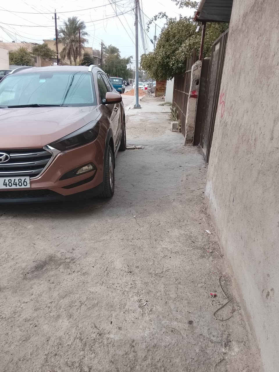 السلام عليكم توسان موديل 2017 دخول جديد كفاله بس الكصات سعر ٧٣  بيه مجال قليل حق جيه بانزين اربعه سلندر السياره جديده  الرقم ***********
