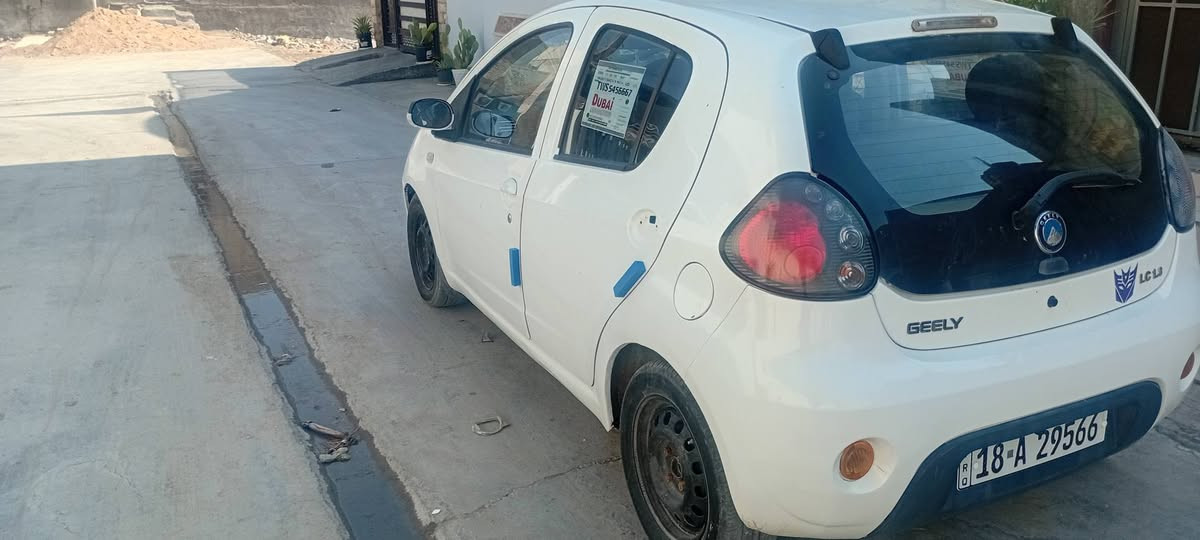 بيع مستعجل باندا ٢٠١٣ رقم بابل كير اوتماتيك سياره جديده جدا تبريد ثلج شاشه كامرا مكينه وكير كفاله عامه 
تخم تاير حداديه جديده بيها صبغ دواير ودوس اثر خياسات بسيطه كهربائيات كلها شغاله جام يصعد ينزل يعني جاهزه ترايك شرط للبصره السعر ٣٨ وبيها مجال قليل تواصل خاص او *********** بابل / المسيب / السده
