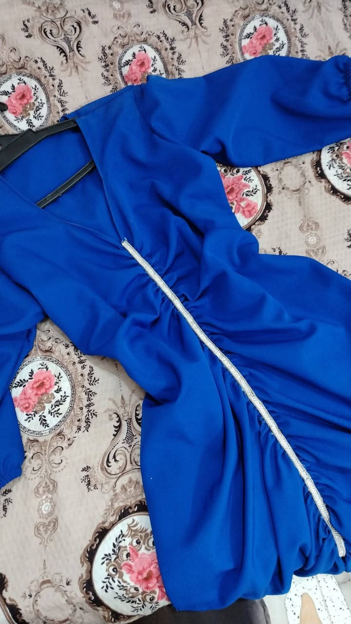 فستان ملبوس مره وحده  
يجنننن باللبس بنات 
من الامام يغطي الركبة 
من الخلف نازل اكثر 
مخصر على الجسم يجنن 
يلبس قياس من38لل44
السعر 15


**إذا كنت صاحب هذا الإعلان وتريد حذفه لأي سبب، رجاءا أرسل رسالة إلى الدعم الفني**