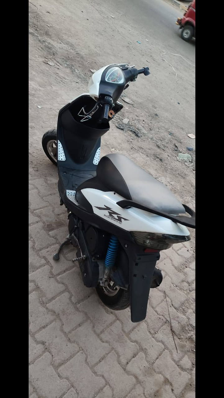 سلام عليكم
دراجه ماكس عدله
كرهبائيات شغاله 
نكرهه سلف هندر 
اي نقص مابيها 
دراجه اشتريته مكينه مامفتوحه ابيع مامفتوح 
جيب فيتر وياك وتعال
السعر 500وبيها مجال حك الجيه 
عنوان بغداد/الحسينيه مال راشديه
للأستفسار /*********** موجود وتساب.+ ماسنجر
