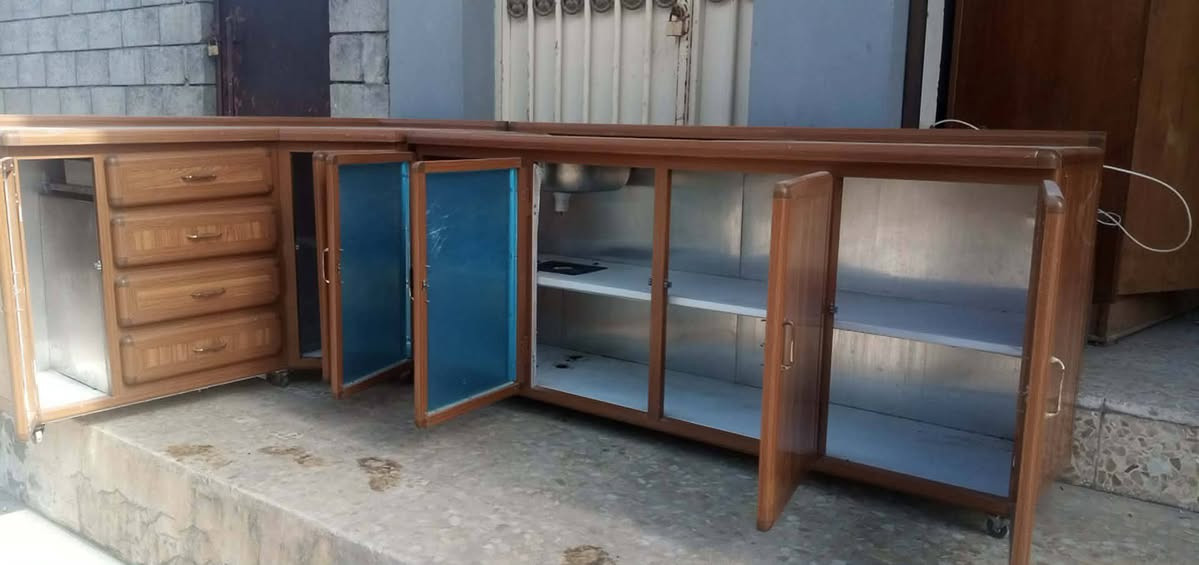 للبيع كونتر نضيف مستعمل شي قليل
السعر ٢٢٥ التوصل عل رقم  ***********
