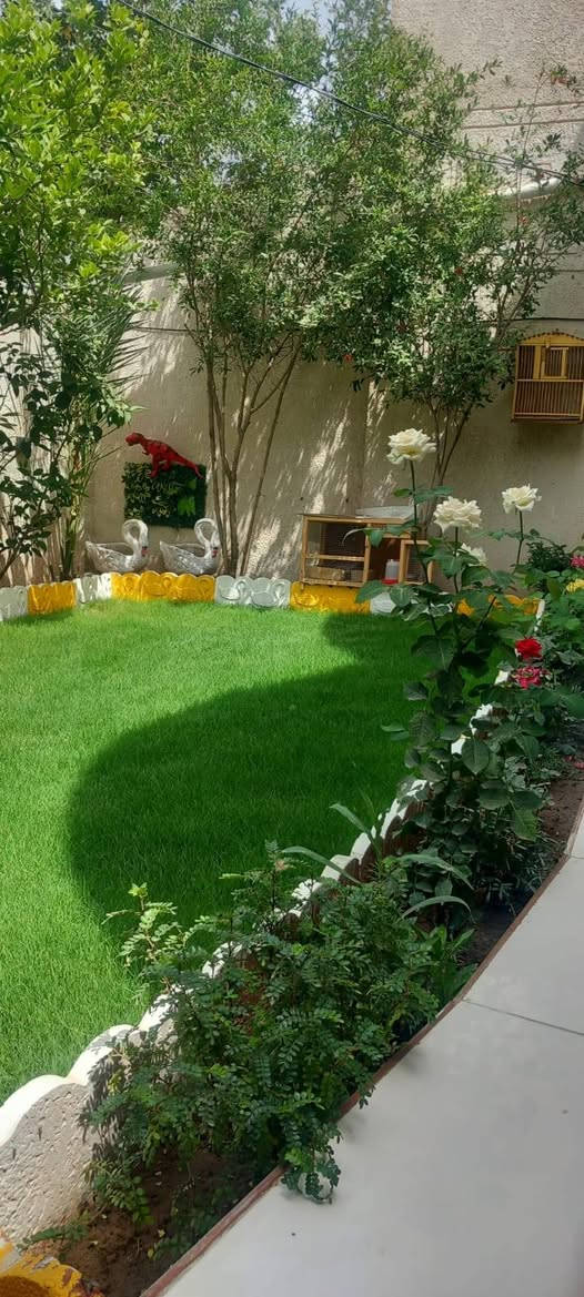 سلام عليكم بيت للبيـع مقابيل السياسين البيت مساحة 300 البيت طابوكك التواصل والستفسار 
***********
