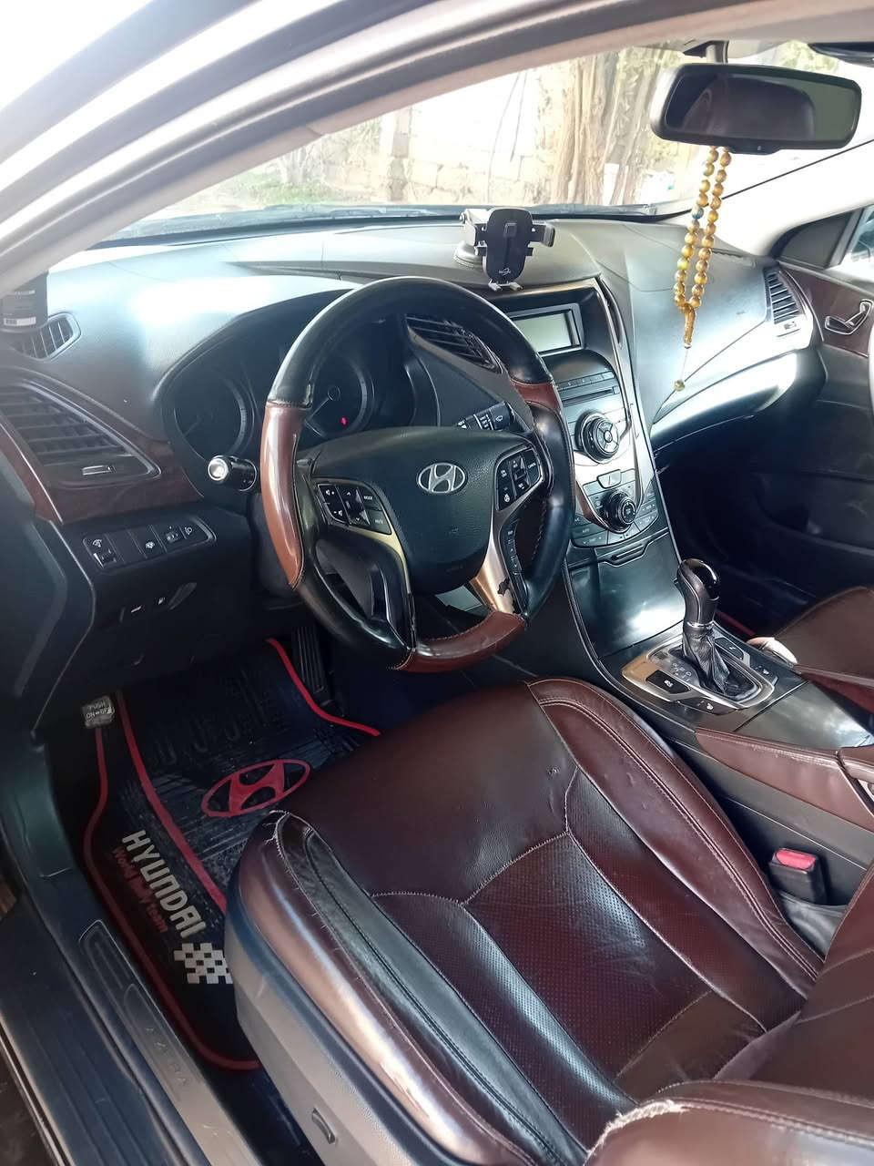 سياره ازيره ٢٠١٤وارد خليجي للبيع للاستفسار ***********
