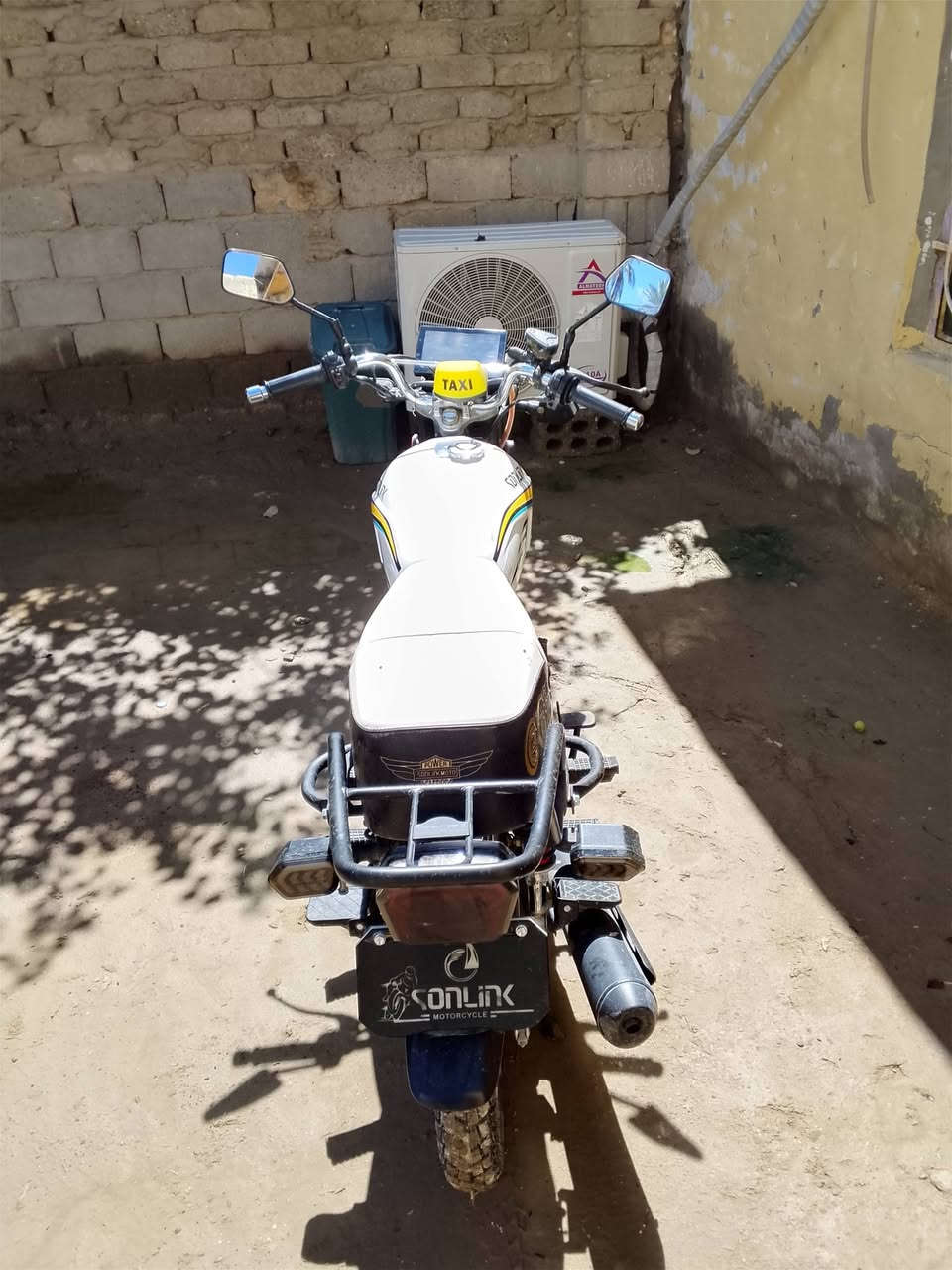 دراجه للبيع سفانه سونك موديل 2025. اوراق سكنر.   محرك 200. 
شراي يجي خاص


**إذا كنت صاحب هذا الإعلان وتريد حذفه لأي سبب، رجاءا أرسل رسالة إلى الدعم الفني**