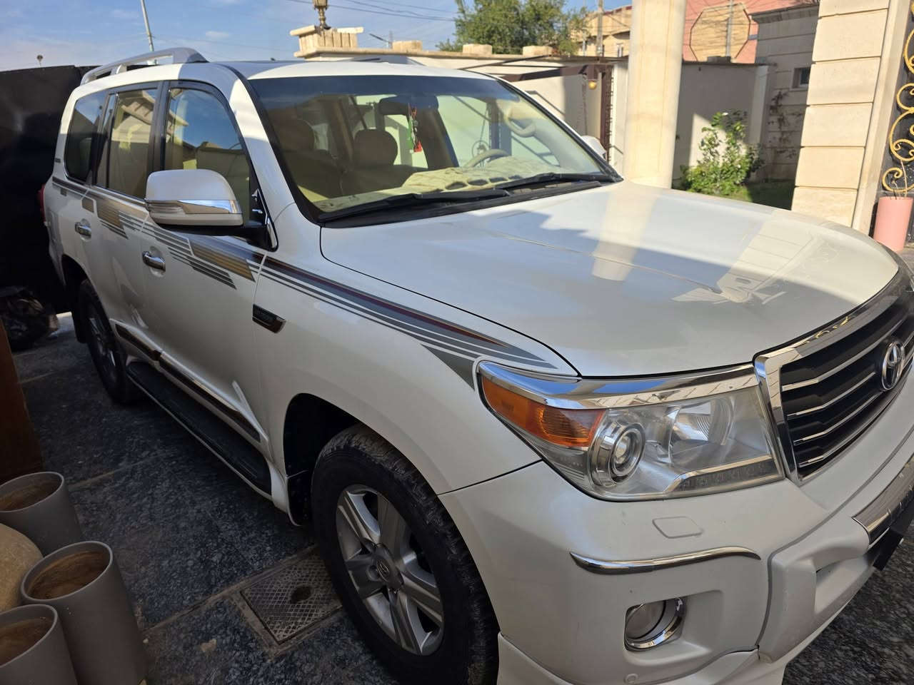 ﷽
‎ماشاءالله تبارك الرحمن 
‎سلام عليكم اخوان  للبيع تويوتا لاند كروز  السياره مكفوله  كير مكينه تخم تاير. كله بشرط الفحص : 
  ماشيه 175حقيقي الف رقم اربيل هزه ورقم جديد شرط التحويل
موديل 2014 اصل 
تكمه وسنويه اصل 14
مكفوووول كفالة عامه  محرك 6سلندر

‎سياره فوول مواصفات ١/١ 

‎المواصفات :
. مكفوله كفاله عامه  
‎حساس امامي ، خلفي 
‎تشغيل بعد 
‎كشنات جلد
‎ثلاجه 
‎تبريد لمس 
‎دفع رباعي مع قفل اكسل ديفلوك
‎حساس خلفي 
‎كامره  
‎شاشە ئایباد 
‎کامیرا 
‎كشن كهرباء 
عنوان تكريت الاتصال على الرقم ***********او***********
