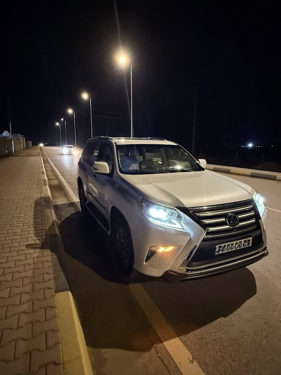 سلام عليكم 

برادو لكزس 2015 جديده

ماشيه 164 ألف

فول مواصفات

بصمه 

فتحه 

كشنات جلد 

كشنات كهرباء حته كشنات الجنطه كهرباء 

كشن خزن ميموري 

ستيرين كهرباء

كشنات تدفئه تبريد الخلفية والامامية

تحكمات فول 

٤ كامرات

رادارات انامي وجانبي

توقف ذاتي مع قيادة ذاتيه 

ثلاجه 

3 شاشات 

فور ويل 

مكينه ٨سلندر 4600 نفس مكينة الاندكروز 

مكفولة كفاله عامة من الصبغ والتبديل 

سعر 345$وبيه مجال   

***********
