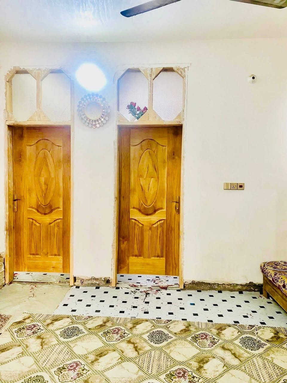 دار للبيع الطهمازية عمود ٩٩

بالفرع المقابل فرن صمون ألف عافية

جنس العقار زراعي سند ٢٥

المساحة ٢٠٠ متر سنة البناء ٢٠٢٣

يحتوي الدار على طارمة كبيرة مرافق صحية خارجية صالة مطبخ هول حمام داخلي غرفتين وترك

وفوك غرفتين وبيتونة كبيرة

النواقص أرضية الطابق الأول صب بالكامل والفوك غرفتين مسقفات وبيهن شبابيك

السطح مزفت

السعر ٨٠

للاستفسار خاص او تصل ***********

