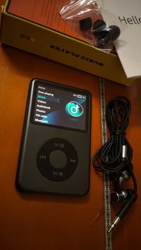 آيبود • ١٢٨جيجا • غير مستخدم