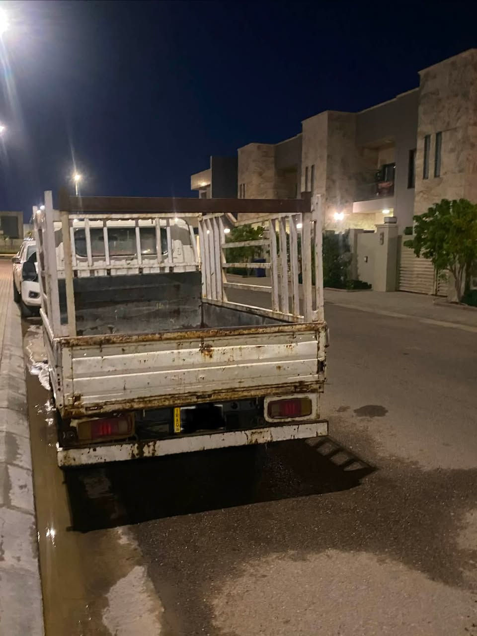 بيكب سامسونج موديل 2000 محور كير ومحرك ٢٧٠٠ رقم ديالى السياره بأسمي تحويل مباشر والسنوية لغايه ٢٠٢٦ 
السعر$45ورقه قفل  السياره جاهزه للعمل 
للاستفسار الرقم ***********
