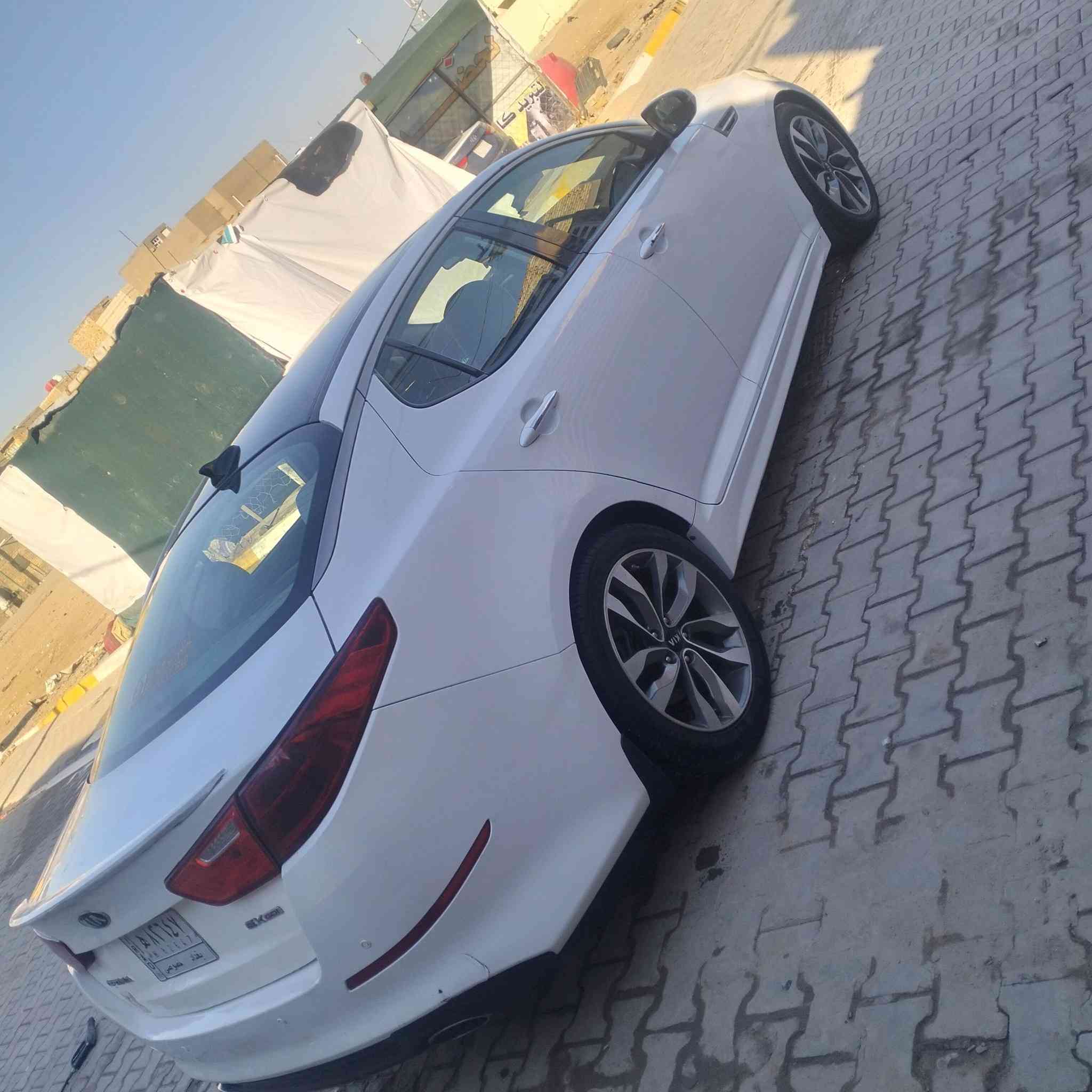 السلام عليكم اوبتيما للبيع مديل 2015 أمريكي حادثه بنيد فقط بدون دواخل بدون ايرباك والباقي كافاله عامه 
مكينه وكير. كفاله مكينه 2400 تخم تاير حداديه تخم ويل كله جديده سياره جاهزه من كل النواحي 
السياره فول مواصفات واحد عل واحد 
بصمه تشغيل بصمه ابواب تحكم استيرن مري شفط 
اشاير ترحيب كشنات كهربائئ شاشه تبريد قطعتين جنطه بصمه بنوراما كشنات تدفئه تبريد وبعد بيه هوايه مواصفات 
مكاني ديوانيه السعر 130 وبيه مجال 
***********
